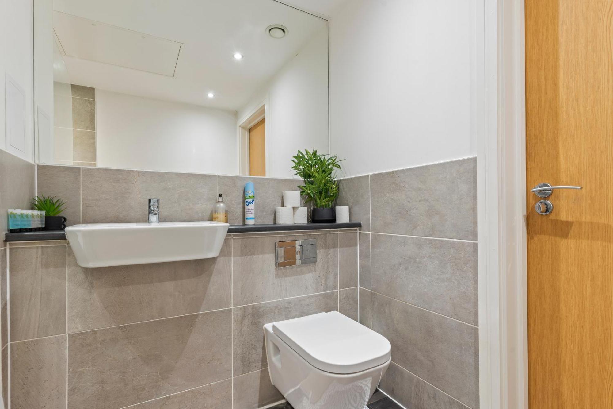 Apartment Kingsland High Street London
